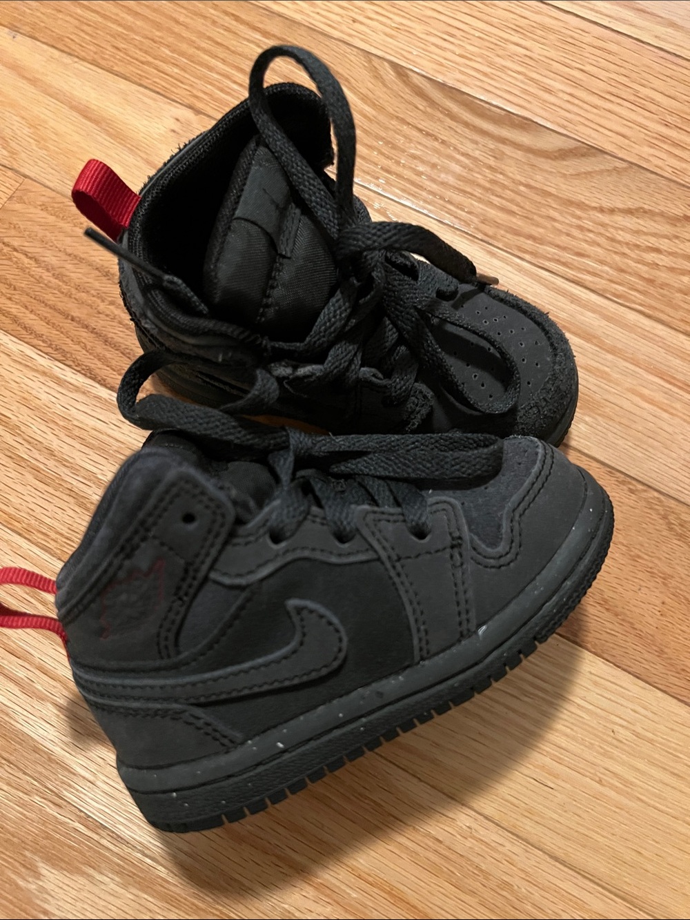 Nike baby/Toddler Black High-Top Sneakers with Red Pull Tab